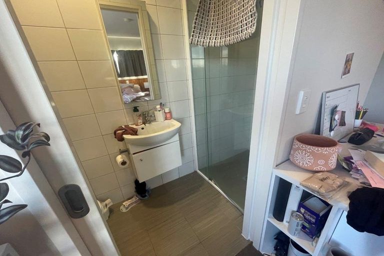 Photo of property in 27c Newnham Terrace, Upper Riccarton, Christchurch, 8041