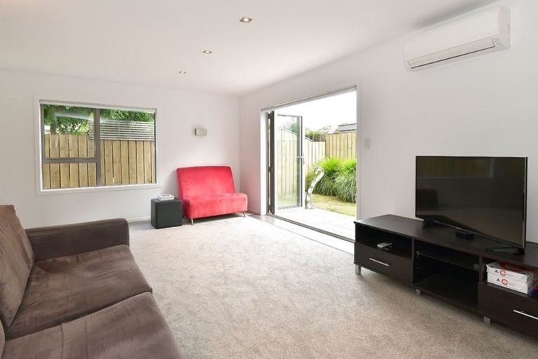 Photo of property in 53a Walton Street, Red Beach, 0932