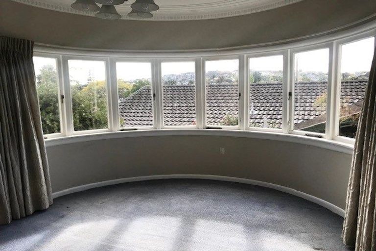 Photo of property in 2 Mcarthur Street, Terrace End, Palmerston North, 4410