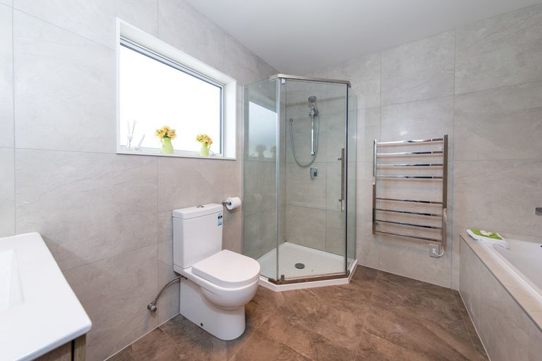 Photo of property in 102a San Marino Drive West, Henderson, Auckland, 0612