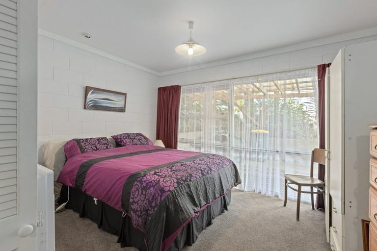 Photo of property in 46 Normanton Street, Glenfield, Auckland, 0629