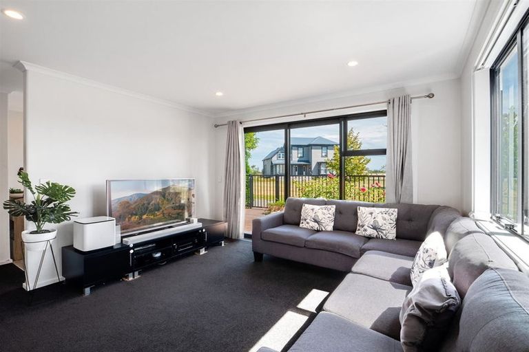 Photo of property in 17 Holmes Hanover Lane, Halswell, Christchurch, 8025