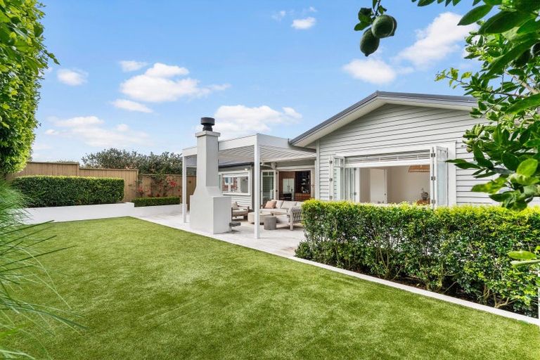 Photo of property in 26 Richmond Avenue, Northcote Point, Auckland, 0627