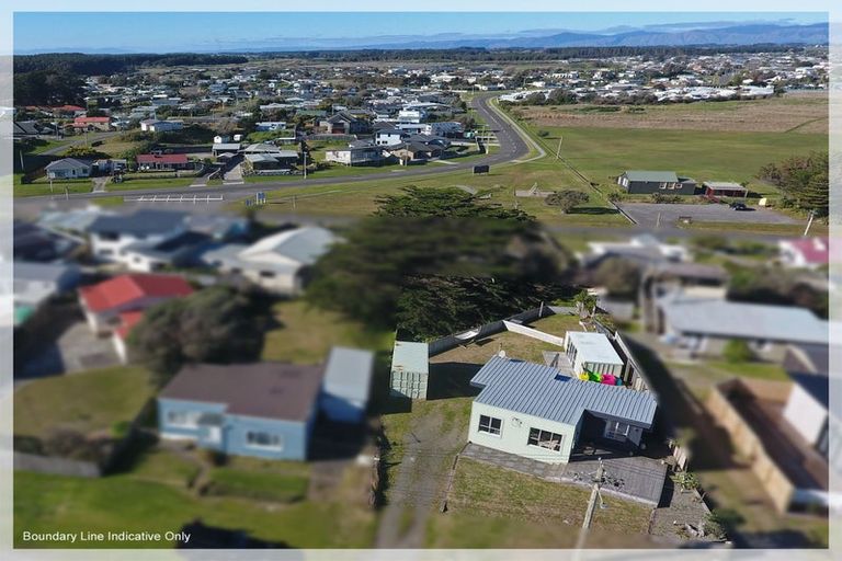 Photo of property in 11 Nelson Street, Foxton Beach, Foxton, 4815