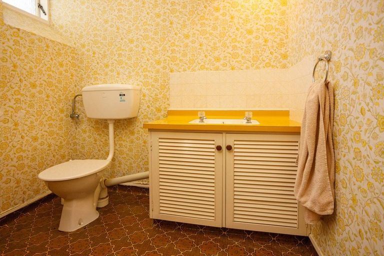 Photo of property in 4 Panorama Grove, Harbour View, Lower Hutt, 5010