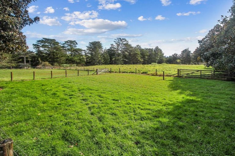 Photo of property in 112a Mcrobbie Road, Kingseat, Papakura, 2580