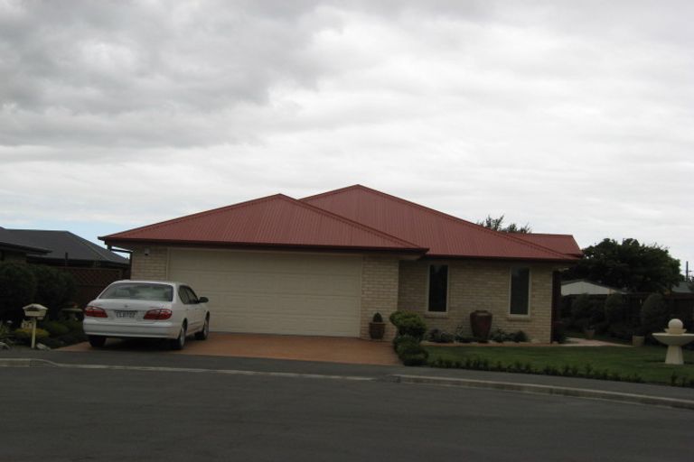 Photo of property in 24 Highwood Lane, Burnside, Christchurch, 8053