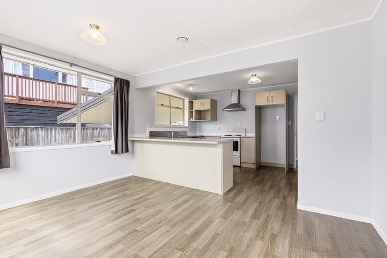 Photo of property in 86 Tamatea Road, Taupo, 3330