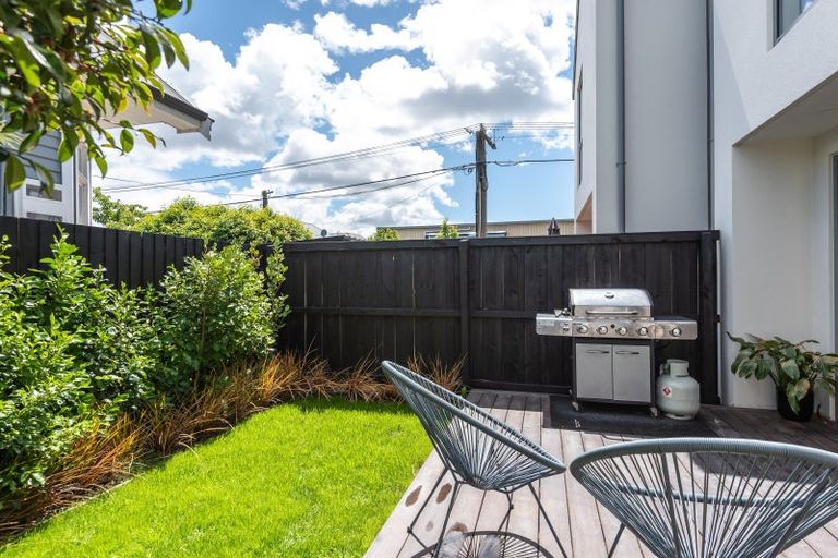 Photo of property in 2/20 Hume Street, Sydenham, Christchurch, 8023