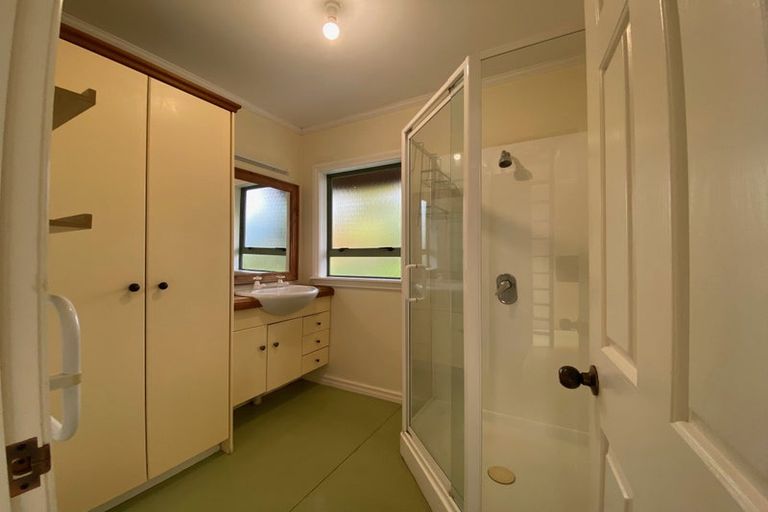 Photo of property in 1282 Whangaparaoa Road, Army Bay, Whangaparaoa, 0930