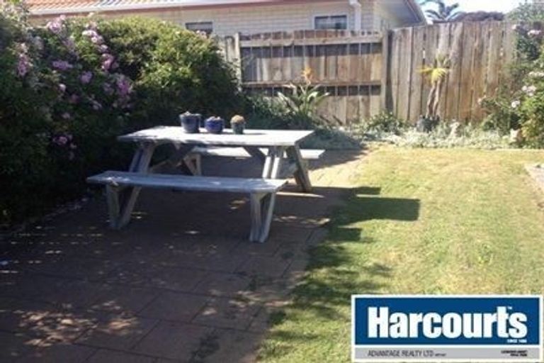 Photo of property in 49 Gravatt Road, Papamoa Beach, Papamoa, 3118