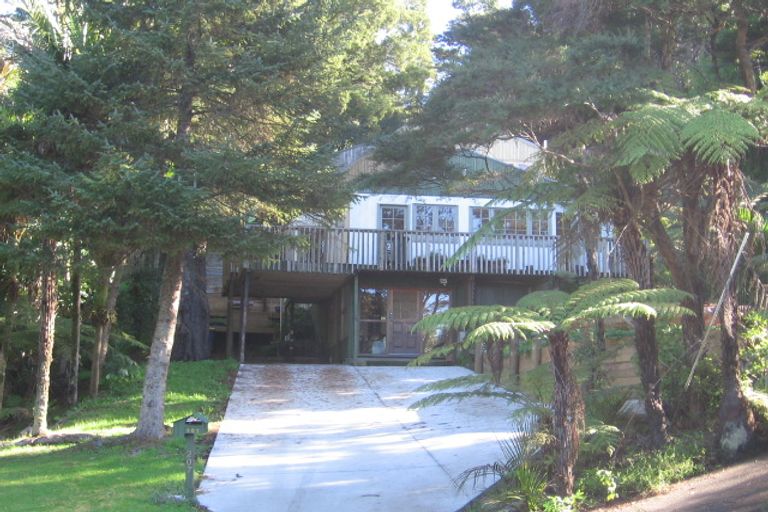 Photo of property in 207 Laingholm Drive, Laingholm, Auckland, 0604