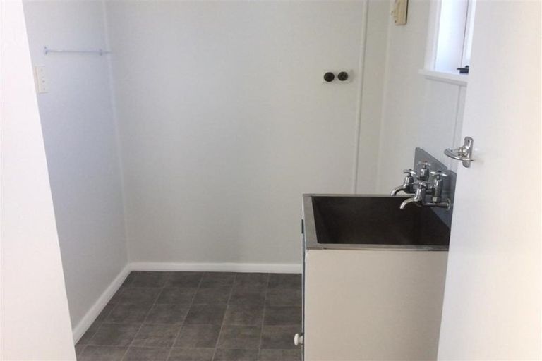 Photo of property in 9a Arawa Place, Castlecliff, Whanganui, 4501