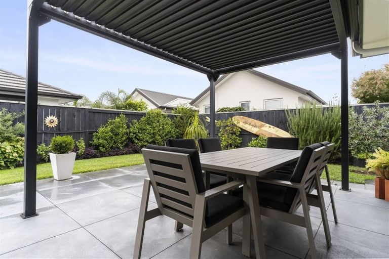 Photo of property in 77 Sandhurst Drive, Papamoa Beach, Papamoa, 3118