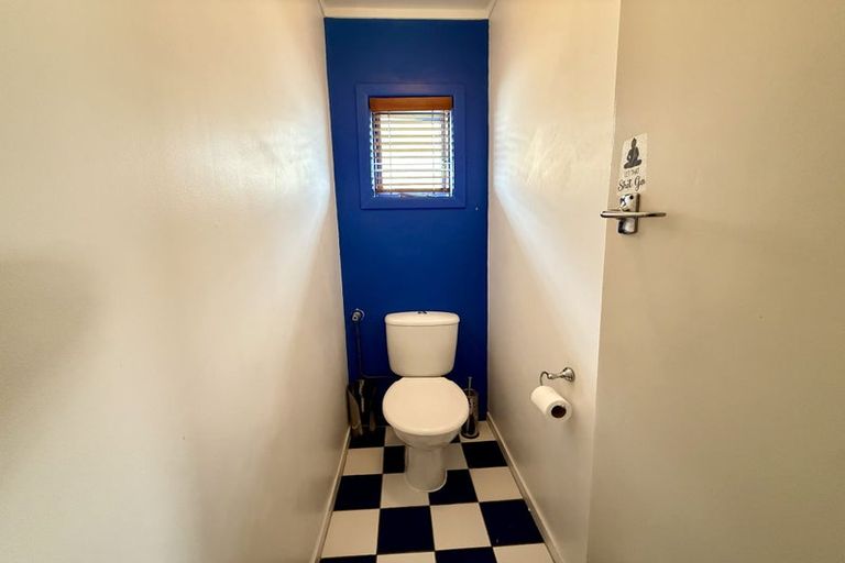 Photo of property in 93 Sylvan Avenue, Northcote, Auckland, 0627