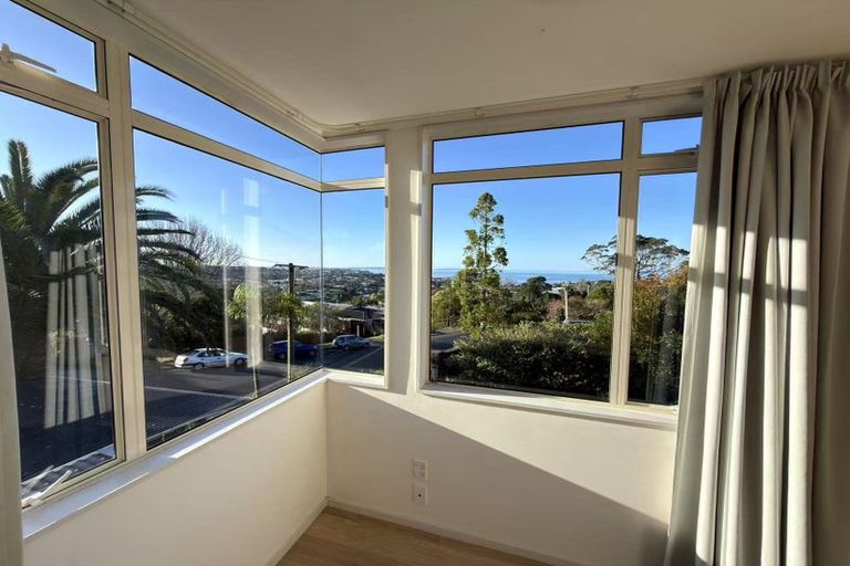 Photo of property in 1/80 Knights Road, Rothesay Bay, Auckland, 0630