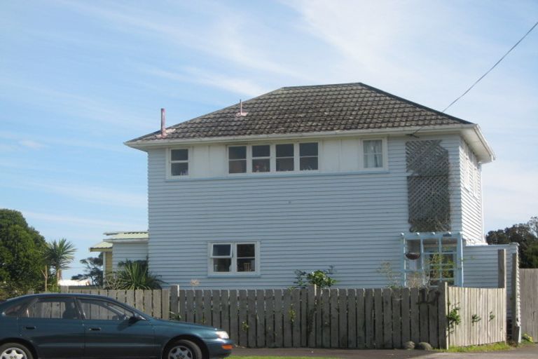 Photo of property in 11 Tothill Street, Frankleigh Park, New Plymouth, 4310