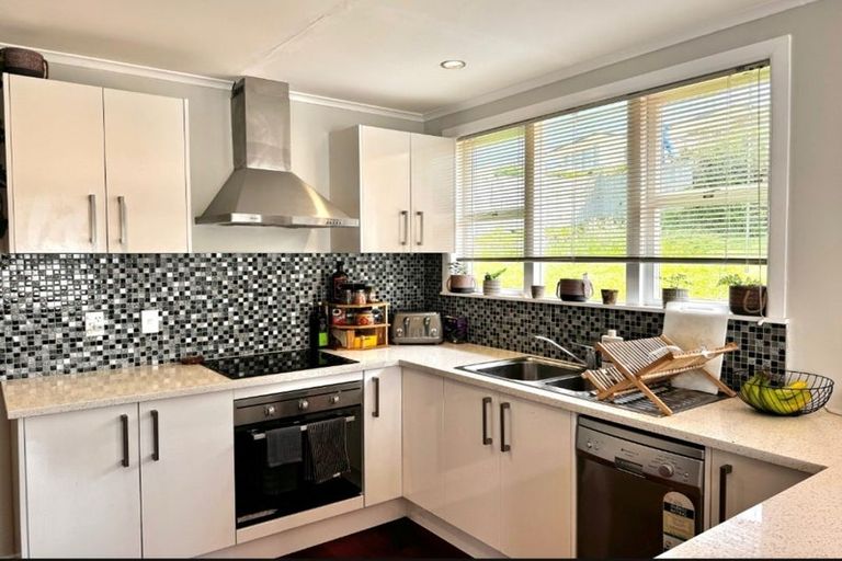 Photo of property in 13a Nandana Drive, Glen Eden, Auckland, 0602