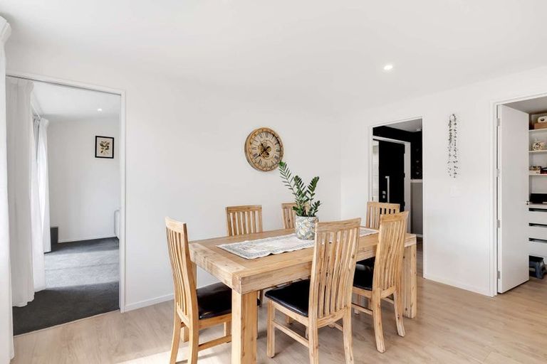 Photo of property in 117 Shillingford Boulevard, Rolleston, 7615