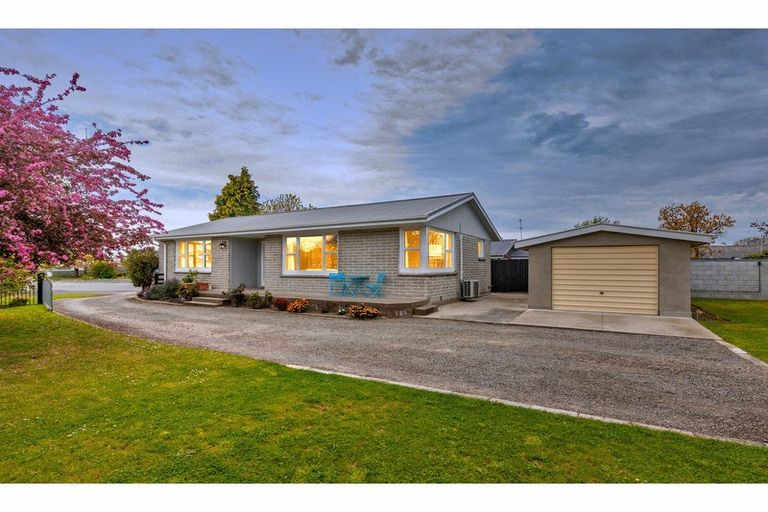 Photo of property in 9 Weston Place, Rangiora, 7400