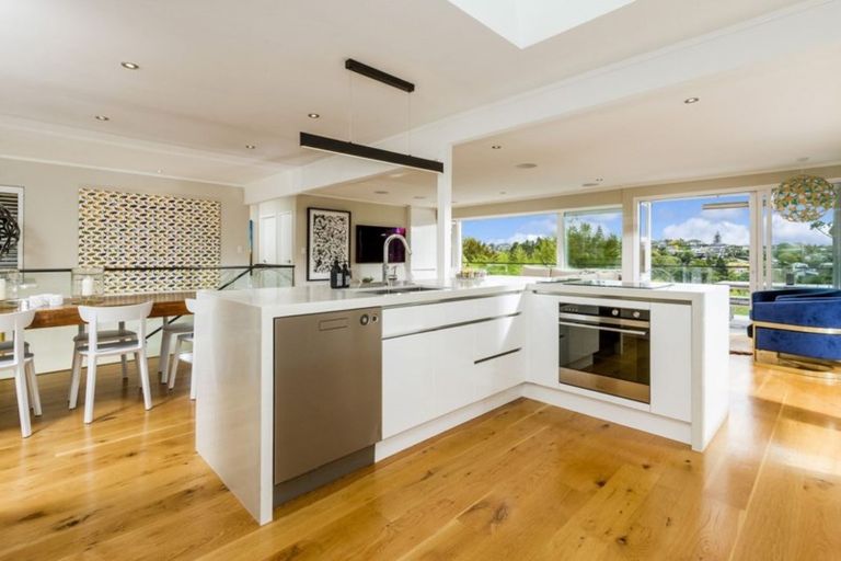 Photo of property in 2/65 Park Rise, Campbells Bay, Auckland, 0630