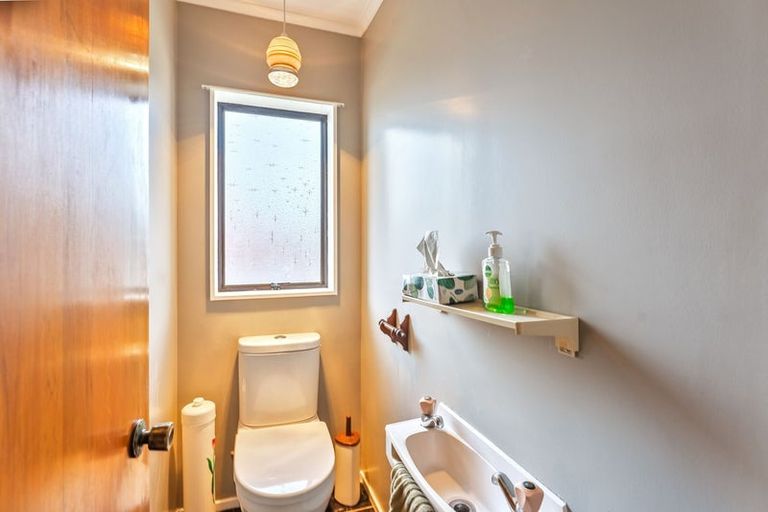 Photo of property in 69 Te Moana Road, Waikanae Beach, Waikanae, 5036