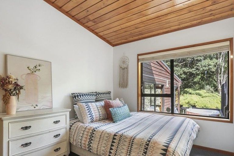 Photo of property in 23 Victory Road, Laingholm, Auckland, 0604