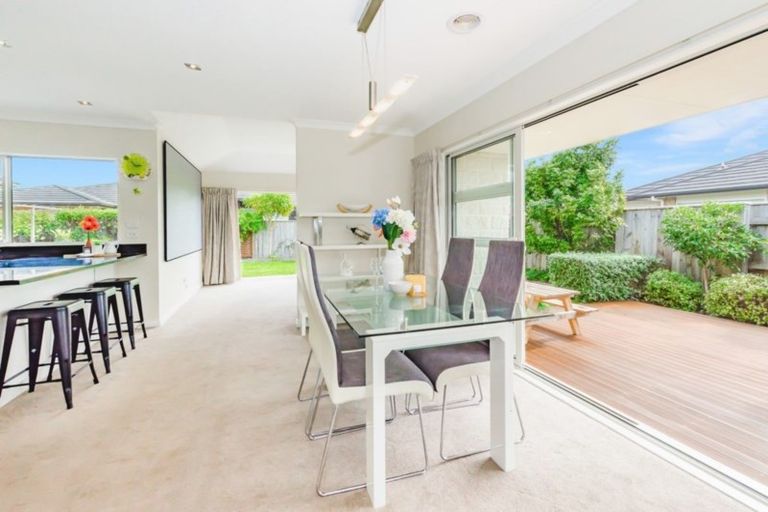 Photo of property in 7 Otupoa Way, Paraparaumu, 5032