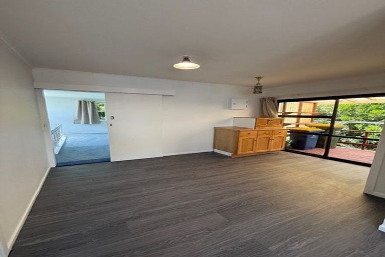 Photo of property in 5 Lynwood Road, New Lynn, Auckland, 0600