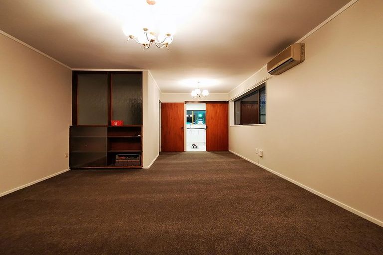 Photo of property in 1/320 Pakuranga Road, Pakuranga Heights, Auckland, 2010