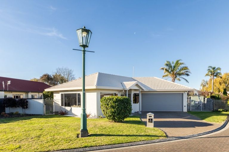 Photo of property in 5 Wilton Row, Taradale, Napier, 4112