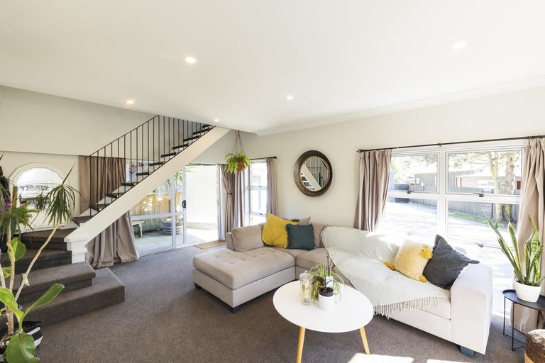 Photo of property in 49 Fitzherbert East Road, Aokautere, Palmerston North, 4471