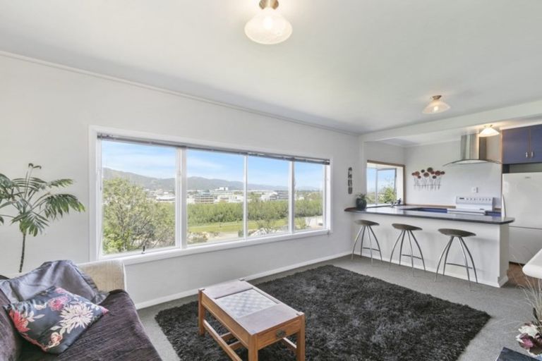 Photo of property in 5 Gaskill Grove, Harbour View, Lower Hutt, 5010