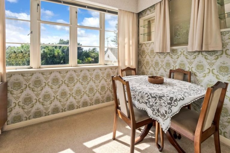 Photo of property in 75 Walmer Road, Point Chevalier, Auckland, 1022