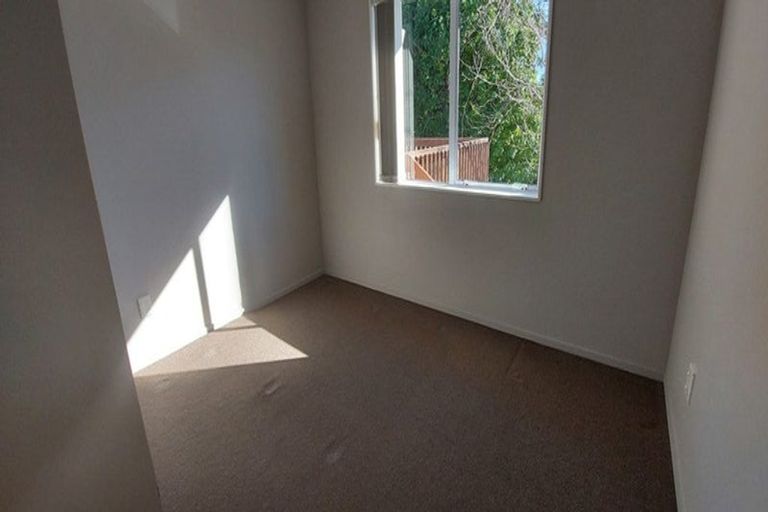 Photo of property in 187 Edmonton Road, Te Atatu South, Auckland, 0610
