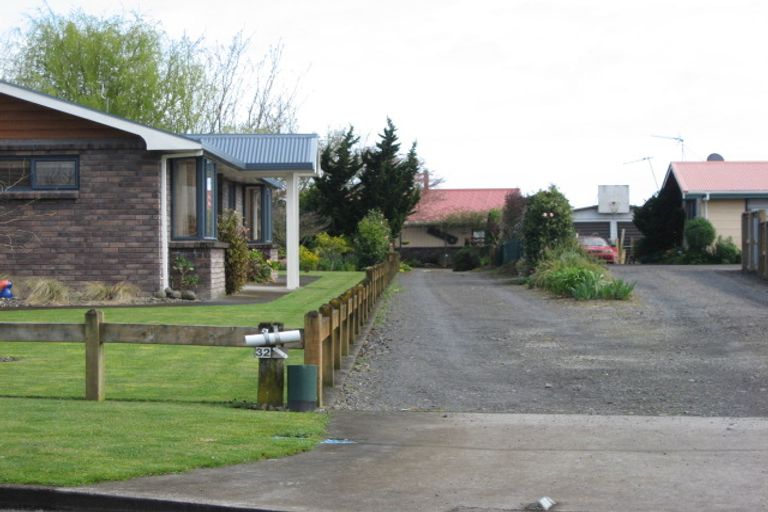 Photo of property in 32 Takiroa Street, Urenui, 4375