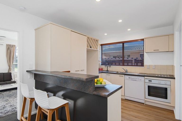 Photo of property in 43 Sarabande Avenue, Redwood, Christchurch, 8051