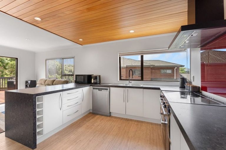 Photo of property in 24 Saint James Court, Paraparaumu, 5032