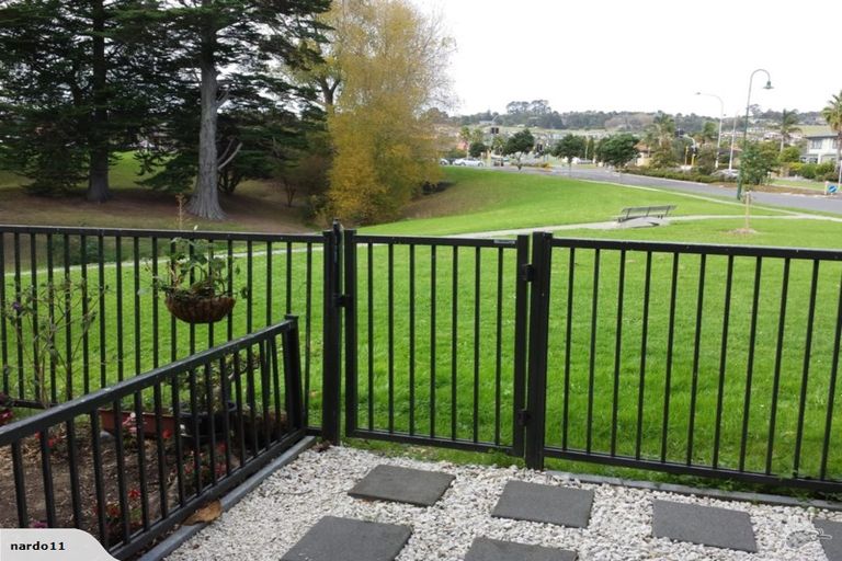 Photo of property in 58/21 Armoy Drive, East Tamaki, Auckland, 2016