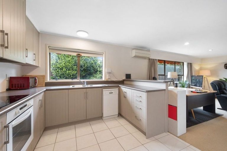 Photo of property in 1/119 Glenmore Road, Sunnyhills, Auckland, 2010