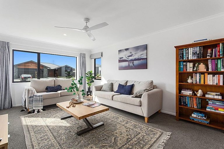 Photo of property in 1 Karearea Drive, Coastlands, Whakatane, 3120