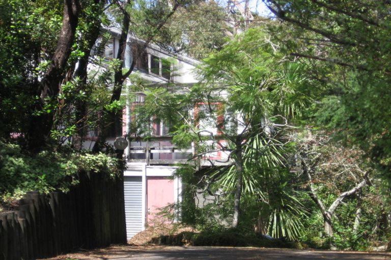 Photo of property in 16 Oruamo Place, Beach Haven, Auckland, 0626