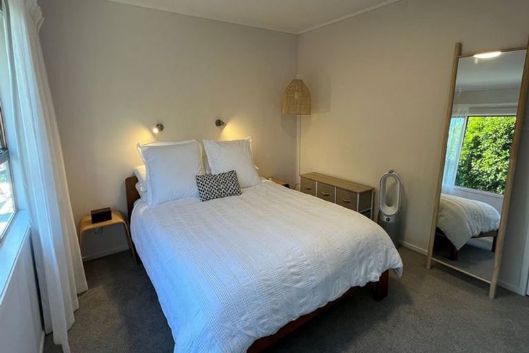 Photo of property in 2/16 Malters Place, Browns Bay, Auckland, 0630