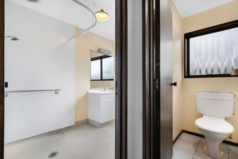 Photo of property in 2/12 Penrhyn Place, Mount Maunganui, 3116