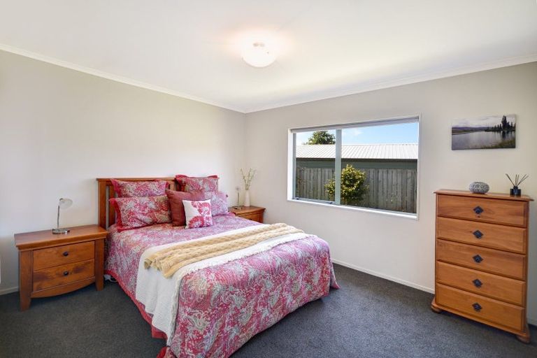 Photo of property in 8 Sandown Street, Waihola, Milton, 9073