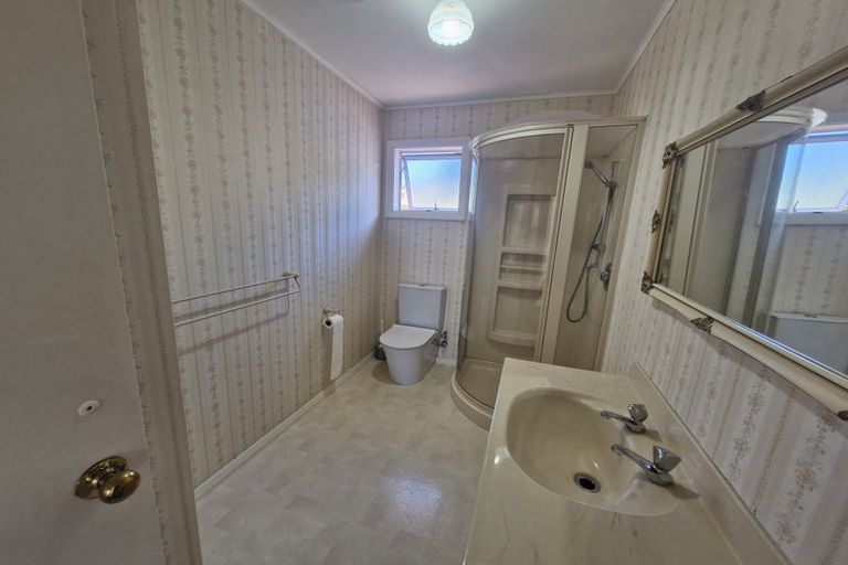 Photo of property in 13 Waikare Street, Karori, Wellington, 6012