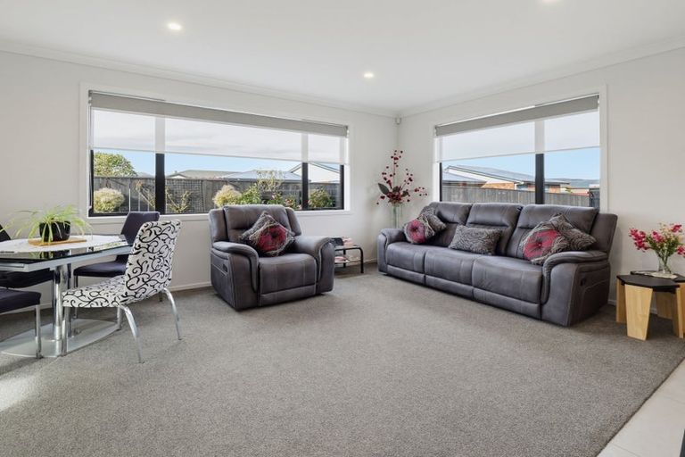 Photo of property in 37 Daniel Place, Kelvin Grove, Palmerston North, 4414