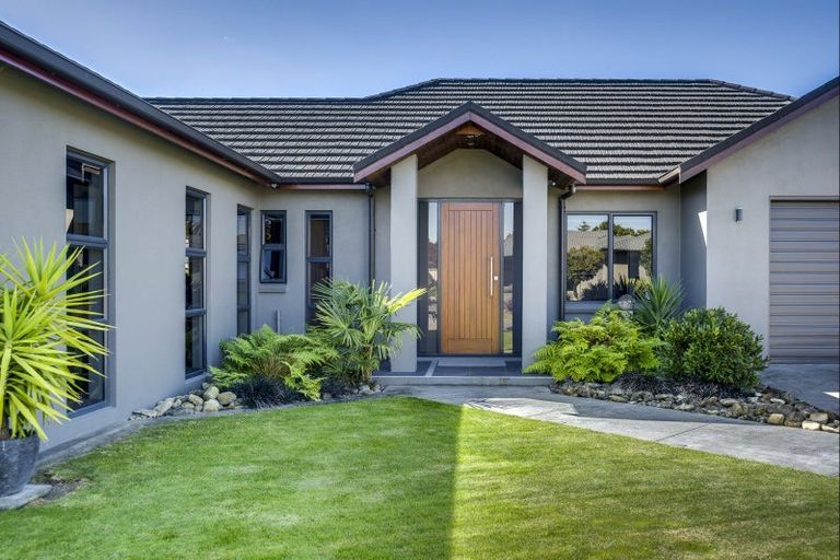 Photo of property in 17 Bourke Place, Havelock North, 4130