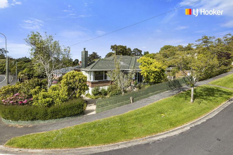 Photo of property in 1 Broomlea Street, Wakari, Dunedin, 9010