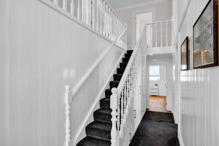 Photo of property in 36 Tawhiti Road, Hawera, 4610